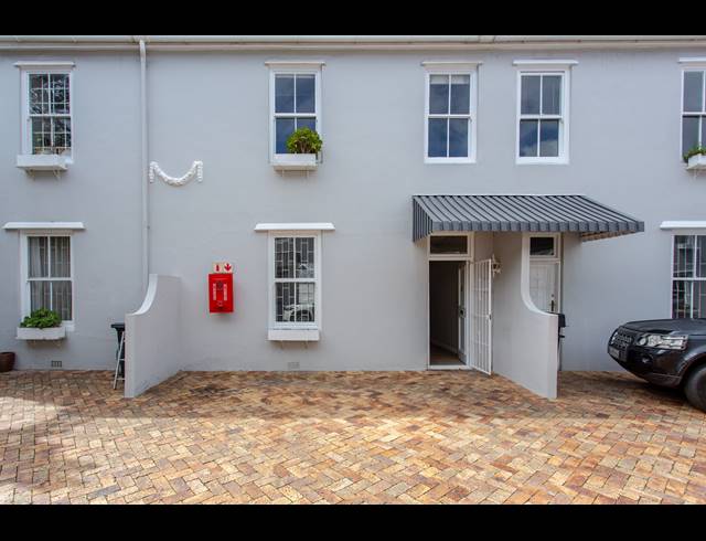 3 BEDROOM TOWNHOUSE FOR SALE IN WYNBERG UPPER